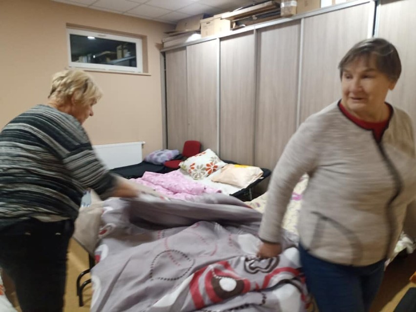 Skierniewiccy seniorzy włączyli się w pomoc ukraińskim uchodźcom 