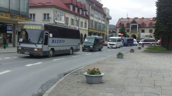 Poniedziałkowy protest prywatnych przewoźników na dwie godziny zablokował centrum Limanowej