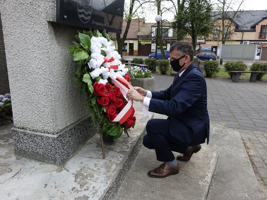 Symboliczne obchody uchwalenia rocznicy Konstytucji 3 Maja w Drzewicy [zdjęcia]