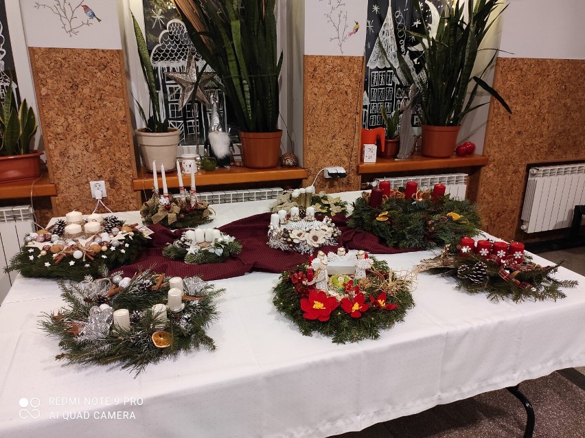 Piękne wieńce na świąteczny stół w konkursie MGOK Woźniki