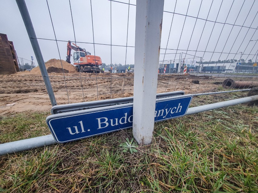 Rozkopana i nieprzejezdna ulica Geodetów w Lesznie