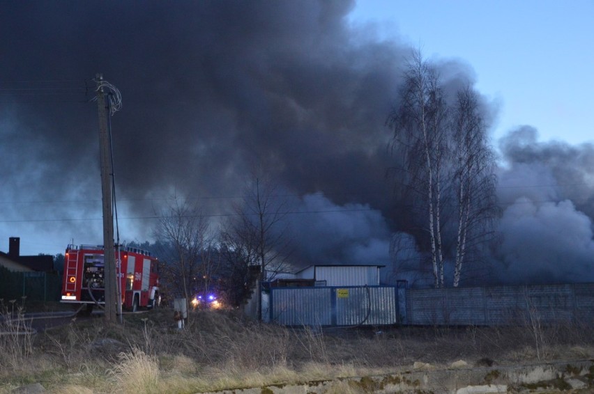 Pożar hali odzieżowej w Gościcinie