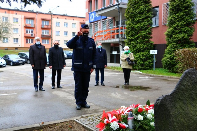 Dzień Pamięci Ofiar Zbrodni Katyńskiej w Czeladzi Zobacz kolejne zdjęcia/plansze. Przesuwaj zdjęcia w prawo - naciśnij strzałkę lub przycisk NASTĘPNE