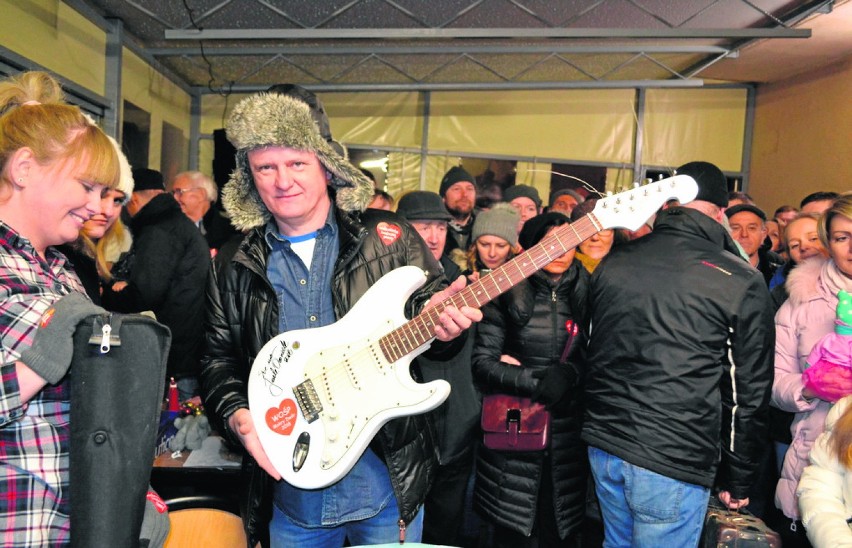 Styczeń

WOŚP pełną parą! Na aukcji w Mokrym Dworze gitara...