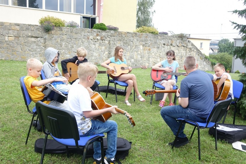 Gostyński Ośrodek Kultury Hutnik. Zajęcia gitarowe nie tylko dla dzieci [ZDJĘCIA] 