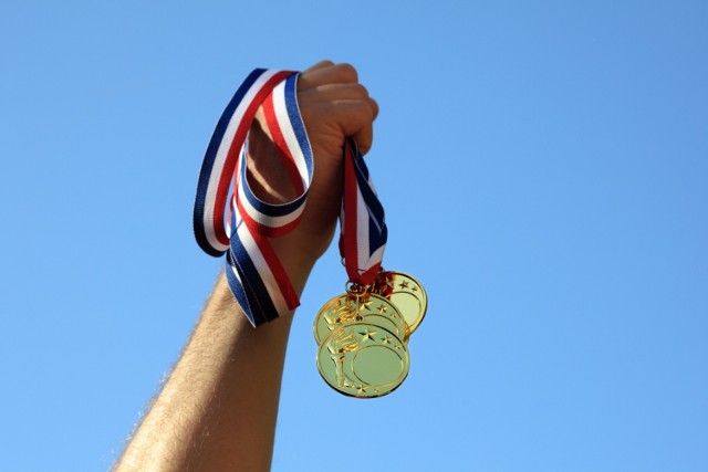 Na kolejne medale, które przywiozą polscy sportowcy z Tokio wciąż czekamy. W jakich dyscyplinach sportowych dotychczas Polacy zdobyli najwięcej medali olimpijskich?