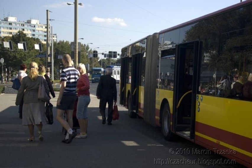 przystanek autobusowy przy ul. Grabiszyńskiejfot. Marcin...