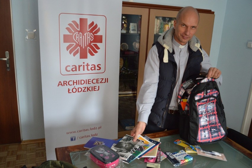 Tornistry z wyprawką od Caritas jadą na Białoruś. W Polsce taka pomoc... nie jest już potrzebna