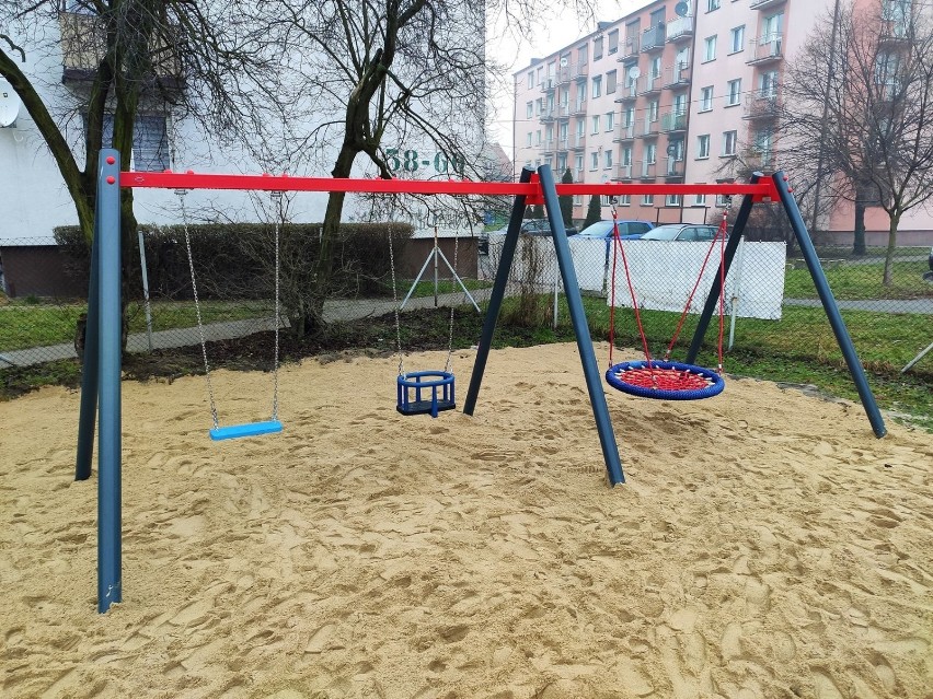Plac zabaw na Os. Piastowskim zyskał nowe oblicze