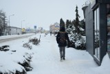 Atak zimy w Sępólnie Krajeńskim. Kierowcy narzekają na nieodśnieżone drogi [zdjęcia]