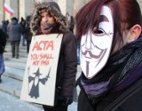 Wrocław przeciw ACTA: Płomienie i kukła Tuska