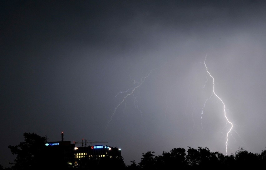 Znów burze w Szczecinie i regionie! Możliwy silny wiatr i grad