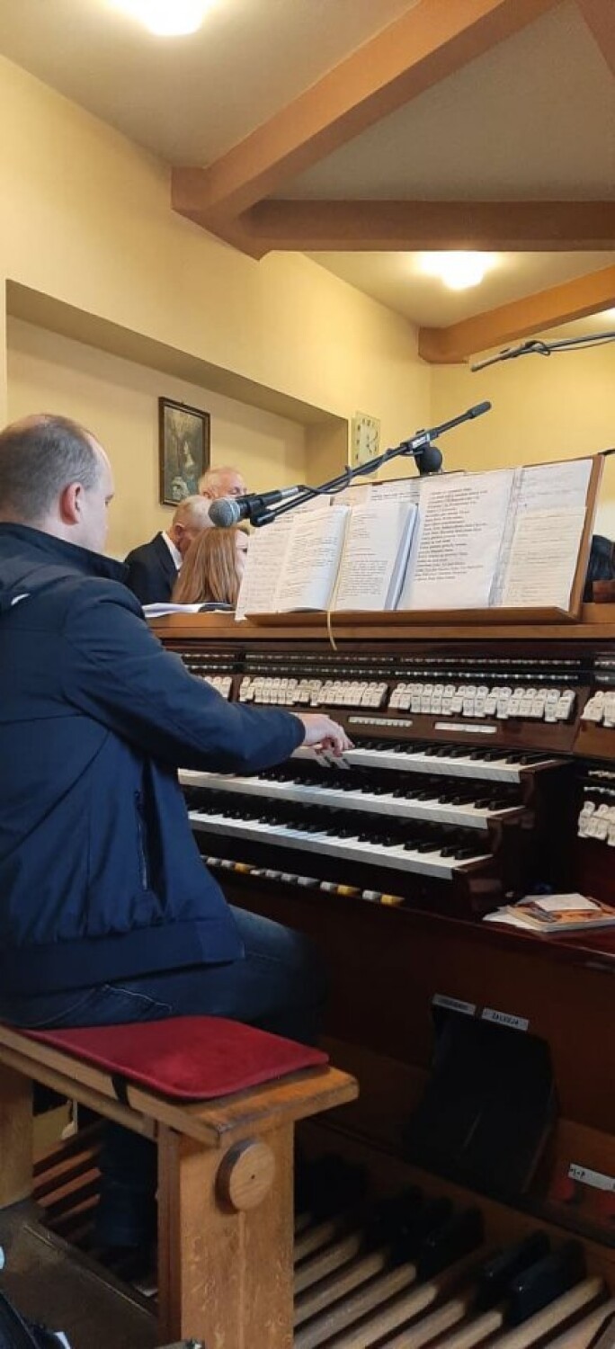 35-lecie chóru Cantate Deo w Sieradzu. Rocznicowa uroczystość odbyła się w kościele NSJ. Była msza i koncert ZDJĘCIA