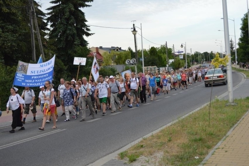 197 pielgrzymkę do Sulisławic rozpoczęła msza święta...