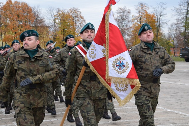 Sieradz: Święto 15 Brygady. Defilada, pokaz sprzętu, wyróżnienia, nagrody