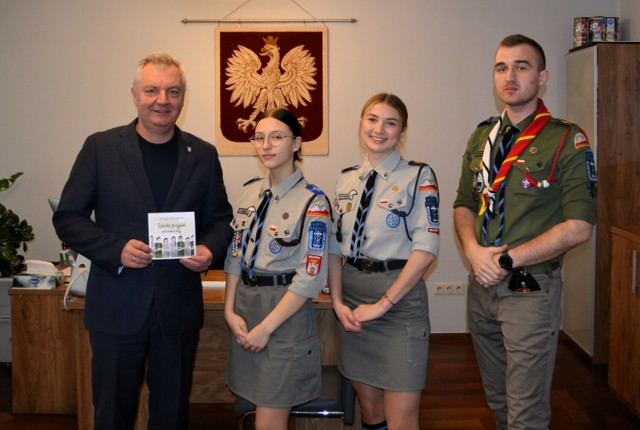 Dzień Myśli Braterskiej w Błaszkach. Harcerze odwiedzili burmistrza