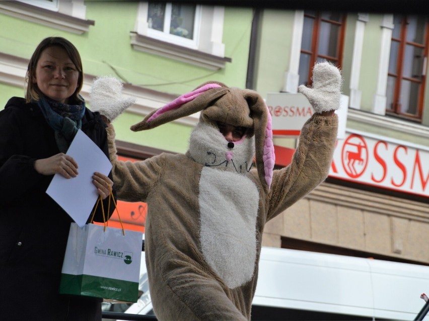 Rawicki Jarmark Wielkanocny (2022). Rozstrzygnięto konkurs na najpiękniejszą palmę wielkanocną. Kto ją wykonał?