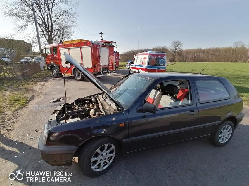 Wypadek w Milczu. Zderzenie aut było spowodowane wymuszeniem pierwszeństwa [ZDJĘCIA] 