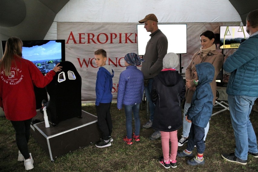 Lotnicze atrakcje podczas „Aeropikniku” w Kielcach. Za nami pierwszy dzień II Festiwalu Wiatru w Kielcach. Zobaczcie zdjęcia i film