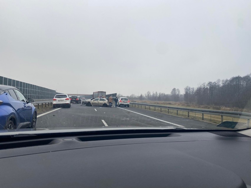 Wypadek na autostradzie A4 w Bielczy, samochód uderzył w...