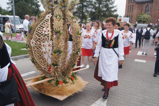 Mierzyce reprezentowały powiat wieluński na tegorocznych dożynkach wojewódzkich w Radomsku. Będą tez gospodarzem dożynek powiatu wieluńskiego.