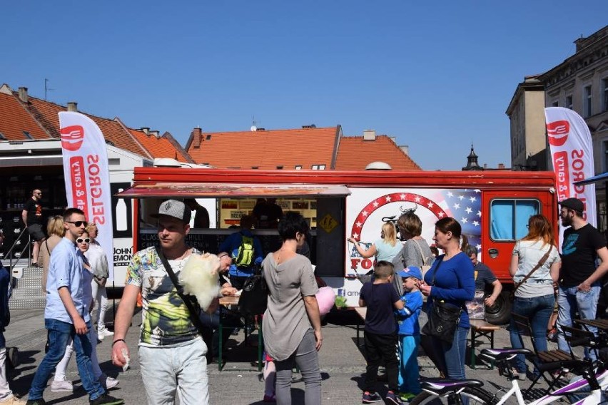 Mikołowski Zlot Food Trucków. Na rynku zaserwują potrawy z czterech stron świata [ZDJĘCIA]
