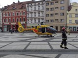 Śmigłowiec LPR lądował w centrum Brzegu. Chory potrzebował szybkiego transportu do szpitala