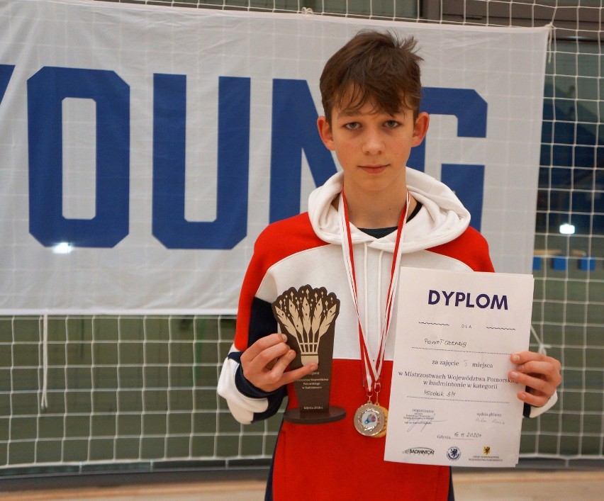 UKS Bliza Władysławowo na badmintonowych mistrzostwach Pomorza w Gdyni. Zabrakło jednego złota, ale wyniki są świetne | ZDJĘCIA