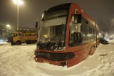 Wypadek na Karolewie. Zderzenie volvo z tramwajem [ZDJĘCIA]