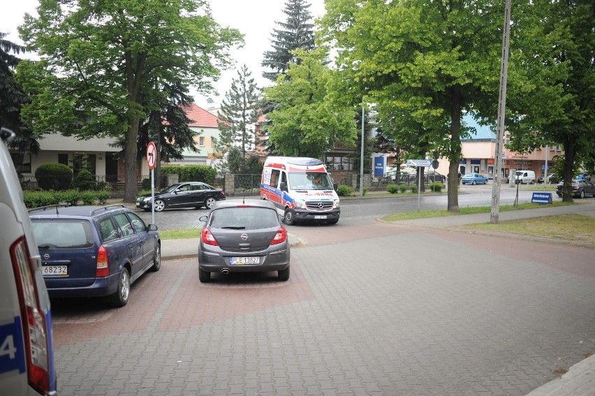 Rowerzystka trafiła do szpitala po zderzeniu z autem w Lesznie