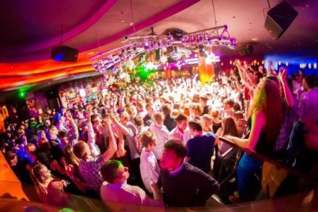Club 80 Siemianowice: Nieznani sprawcy napadli na klub i zdemolowali wnętrze