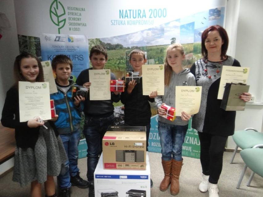 Uczniowie ZSP w Stobiecku Szlacheckim trzeci w konkursie „Szkolny detektyw"