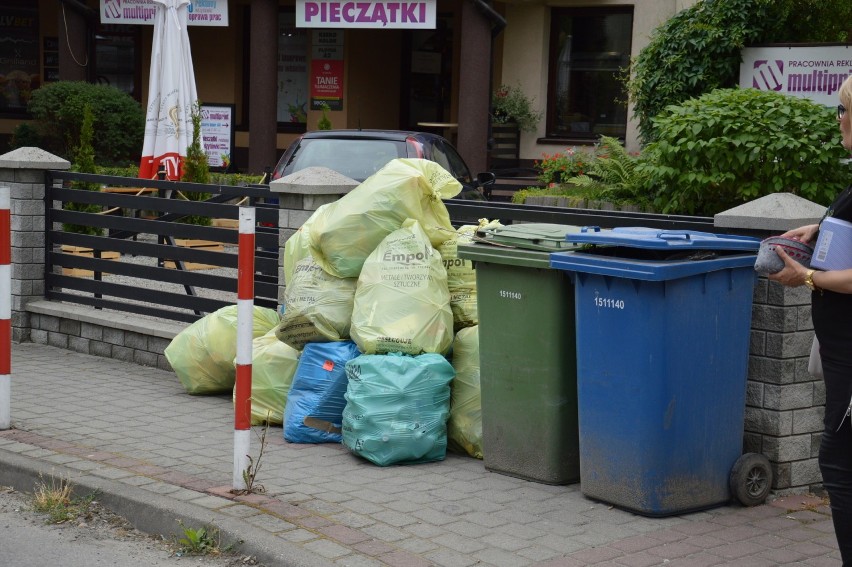 Wadowice. Śmieciowe alejki” w całym mieście. Wstyd