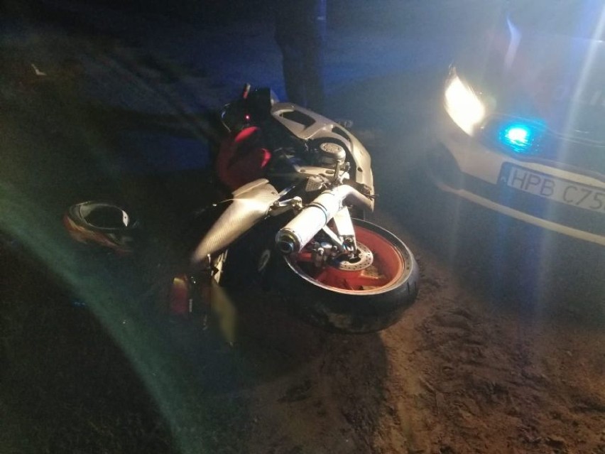 Motocyklista uciekał przed policjantami. Nie miał uprawnień, miał narkotyki [ZDJĘCIA]