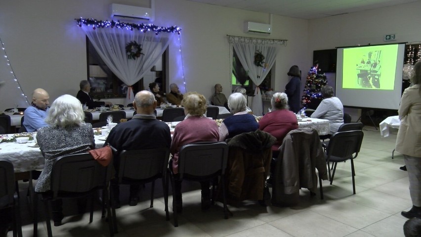 Spotkanie noworoczne seniorów w Bagnie.Złożyli sobie życzenia i otrzymali upominki
