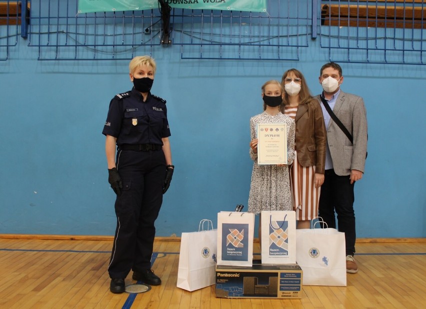 Zduńskowolanka zwyciężyła w policyjnym konkursie  „Śnieżny Dekalog”