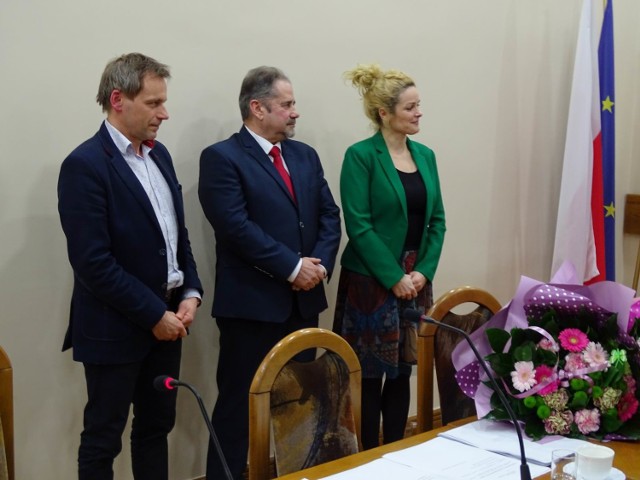 Koalicjanci w radzie Miasta Chełmna zaczynają rozmowy. Burmistrz Artur Mikiewicz (z lewej) zaprosił dziś Wojciecha Strzeleckiego (w środku)