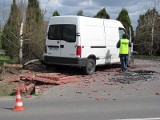 Śmiertelny wypadek w podkaliskim Pruszkowie. Renault rozbiło się na płocie. FIlm i zdjęcia