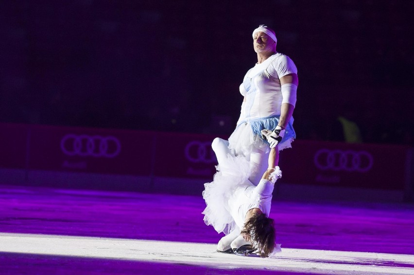 Kings on Ice. Popis łyżwiarskich umiejętności na Stadionie...