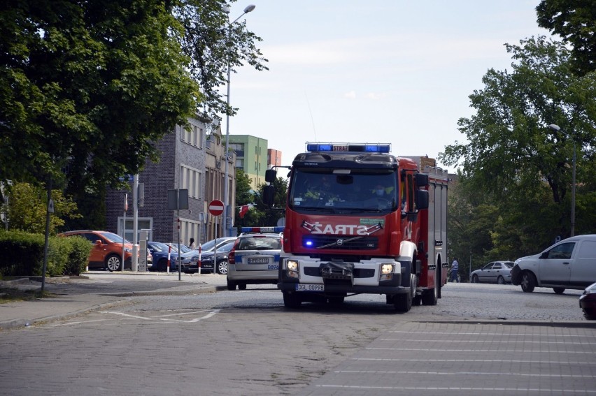 Głogów: Pożar przy garażach obok dworca PKP [ZDJĘCIA]