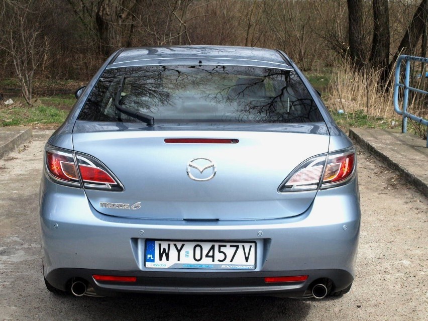 Mazda w wersji hatchback ma nieco przyciężki "odwłok".