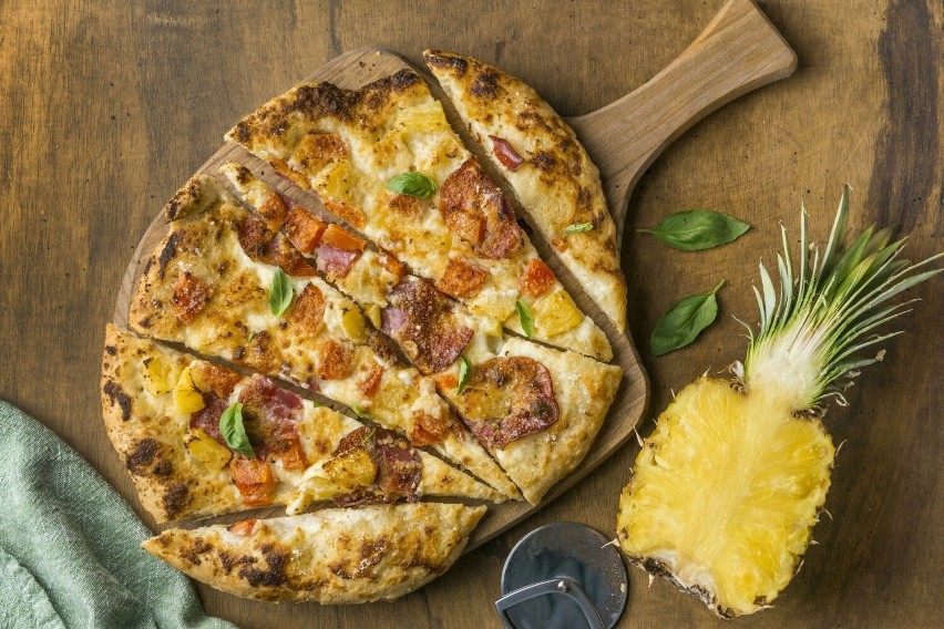 Pizza z ananasem wzbudza kontrowersje...