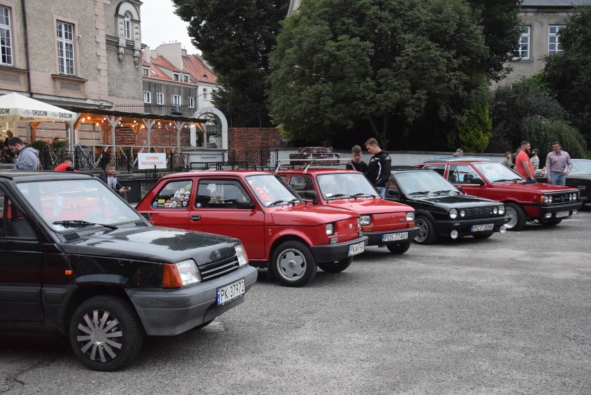 Klasyczna Calisia. Piękne pojazdy zjechały na plac CKiS w...