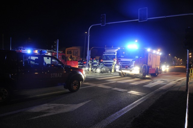 Do tragicznego wypadku doszło w piątek przed północą przy ulicy Jastrzębskiej w Lipnie.