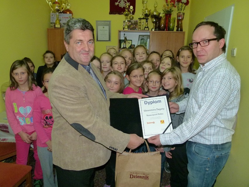 Nauczyciel Roku 2012 odebrał nagrody i gratulacje od redakcji Dziennika Łódzkiego i tygodnika 7 Dni