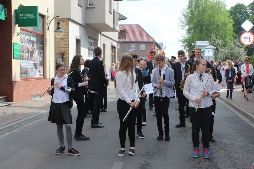 3 maja Święto Konstytucji. Uroczystości pod pomnikiem Powstańców Wielkopolskich w Zbąszyniu - fotorelacja część II