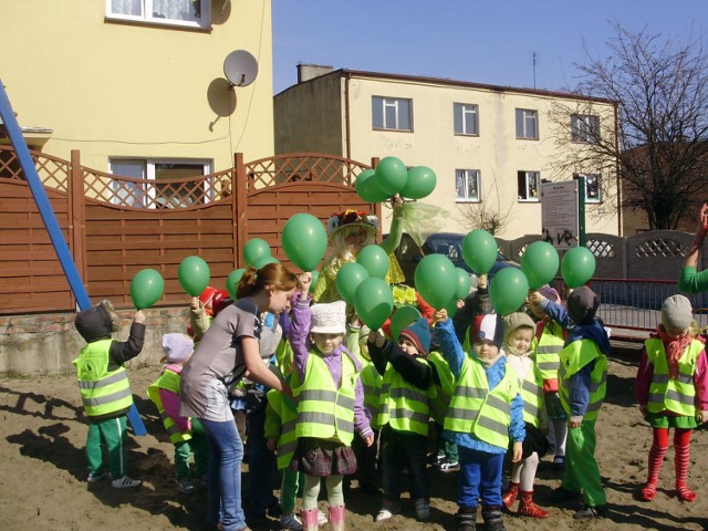 Niepubliczne Przedszkole Grzybek w Sokołowie - powitanie wiosny i akcja czytelnicza.