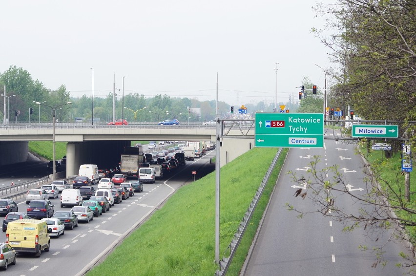 Zablokowana trasa DK 86 po wypadku w Sosnowcu