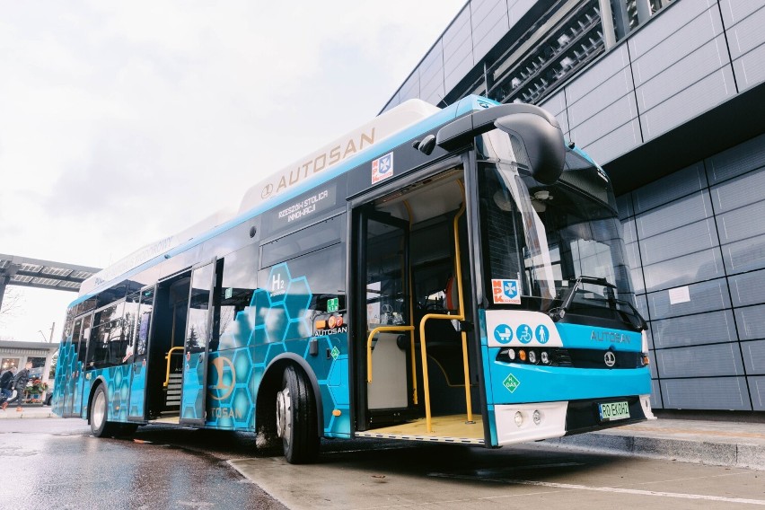 Prezentacja autobusu wodorowego odbyła się we wtorek w Rzeszowie [ZDJĘCIA]