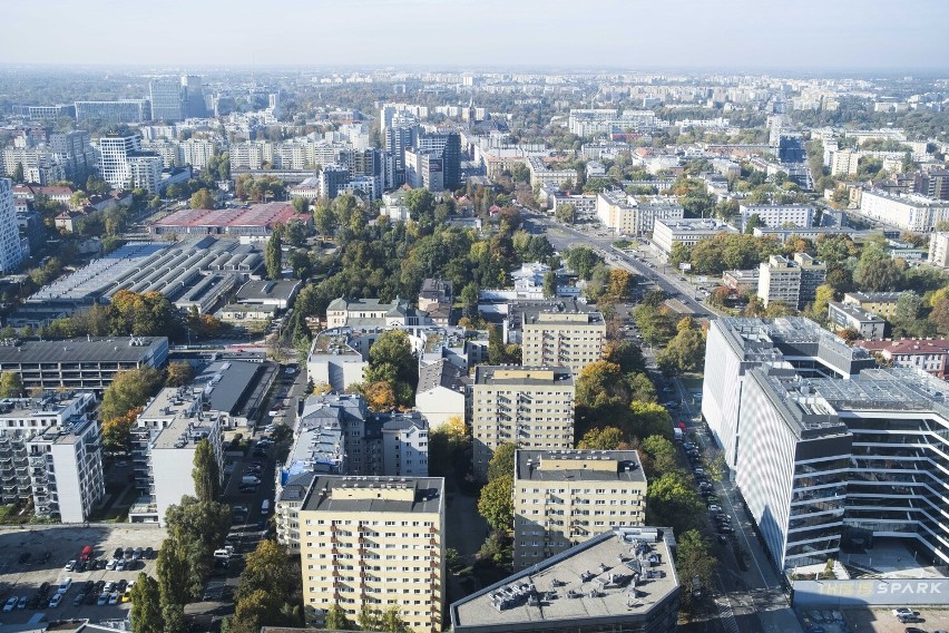 Panorama Warszawy z miejsca dostępnego dla wybranych. Jak stolica wygląda z wysokości ponad 170 metrów? 